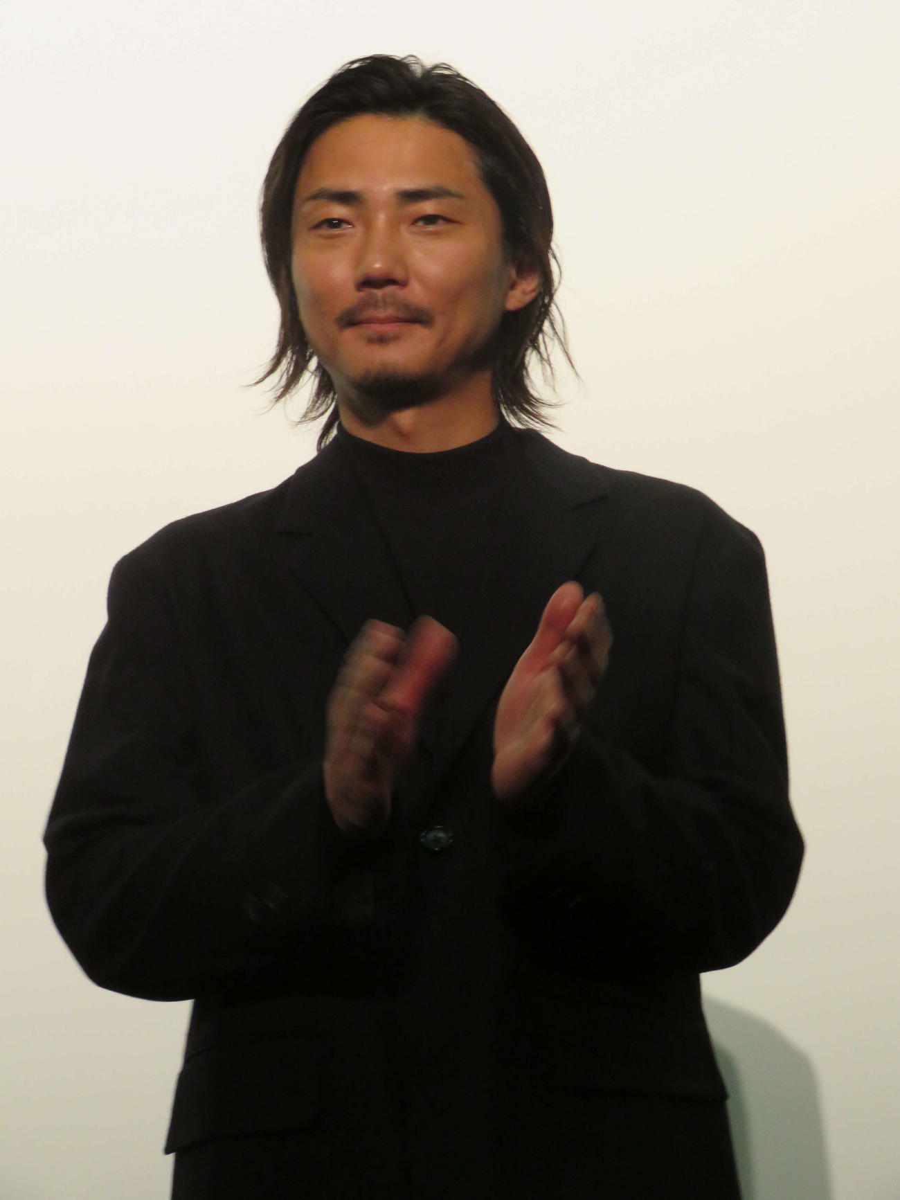 映画「初級演技レッスン」初日舞台あいさつに登壇した毎熊克哉（撮影・村上幸将）