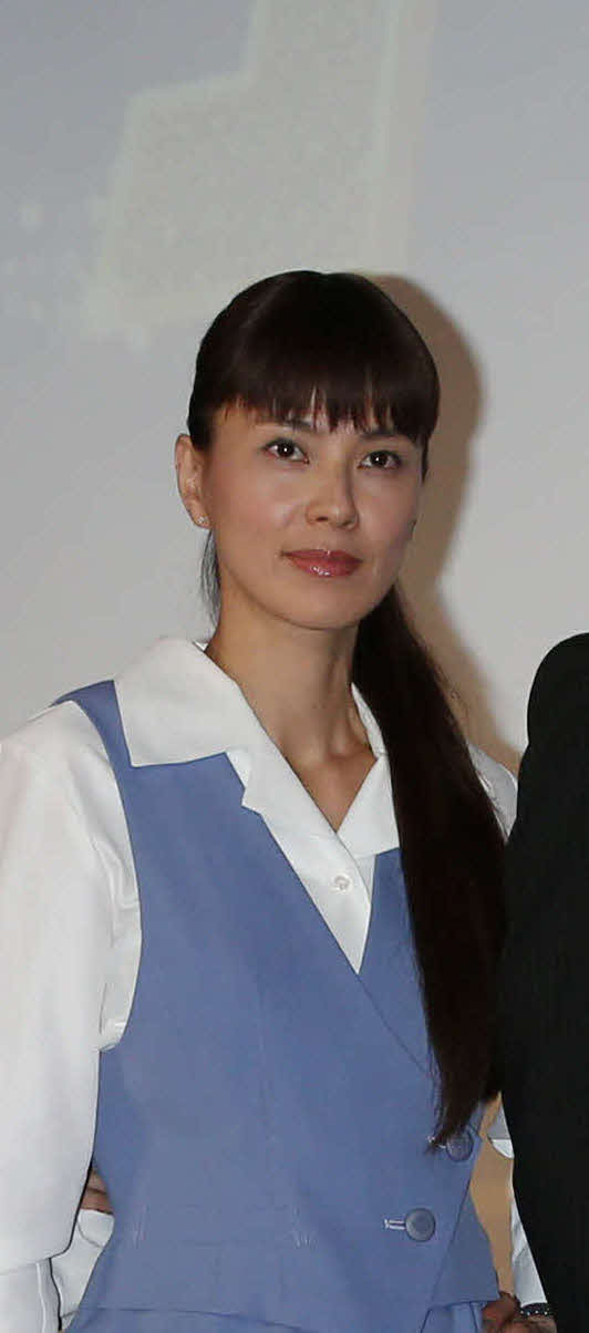 2013年7月、フジテレビ系主演ドラマ「ショムニ2013」制作発表に登場した江角マキコさん