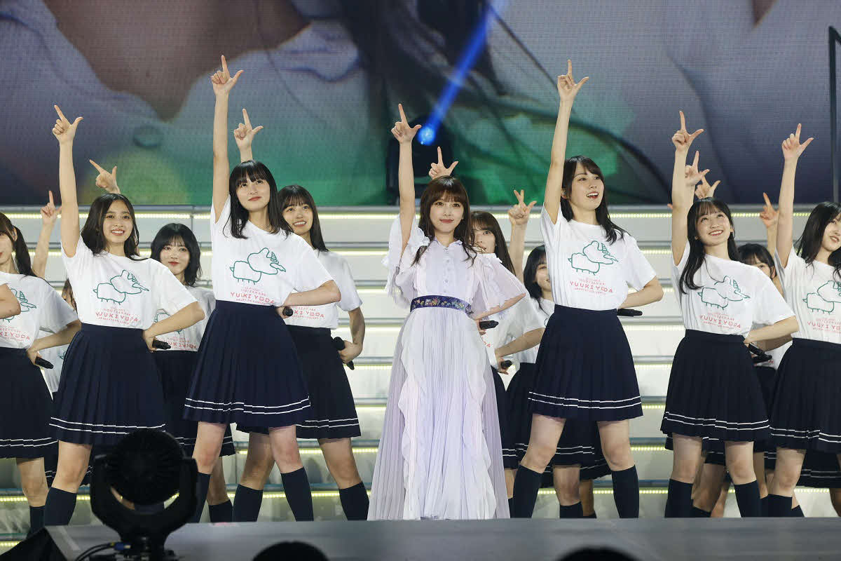 与田祐希卒業コンサートでパフォーマンスする乃木坂46。中央は与田祐希　鈴木健太（KENTA Inc．）氏撮影