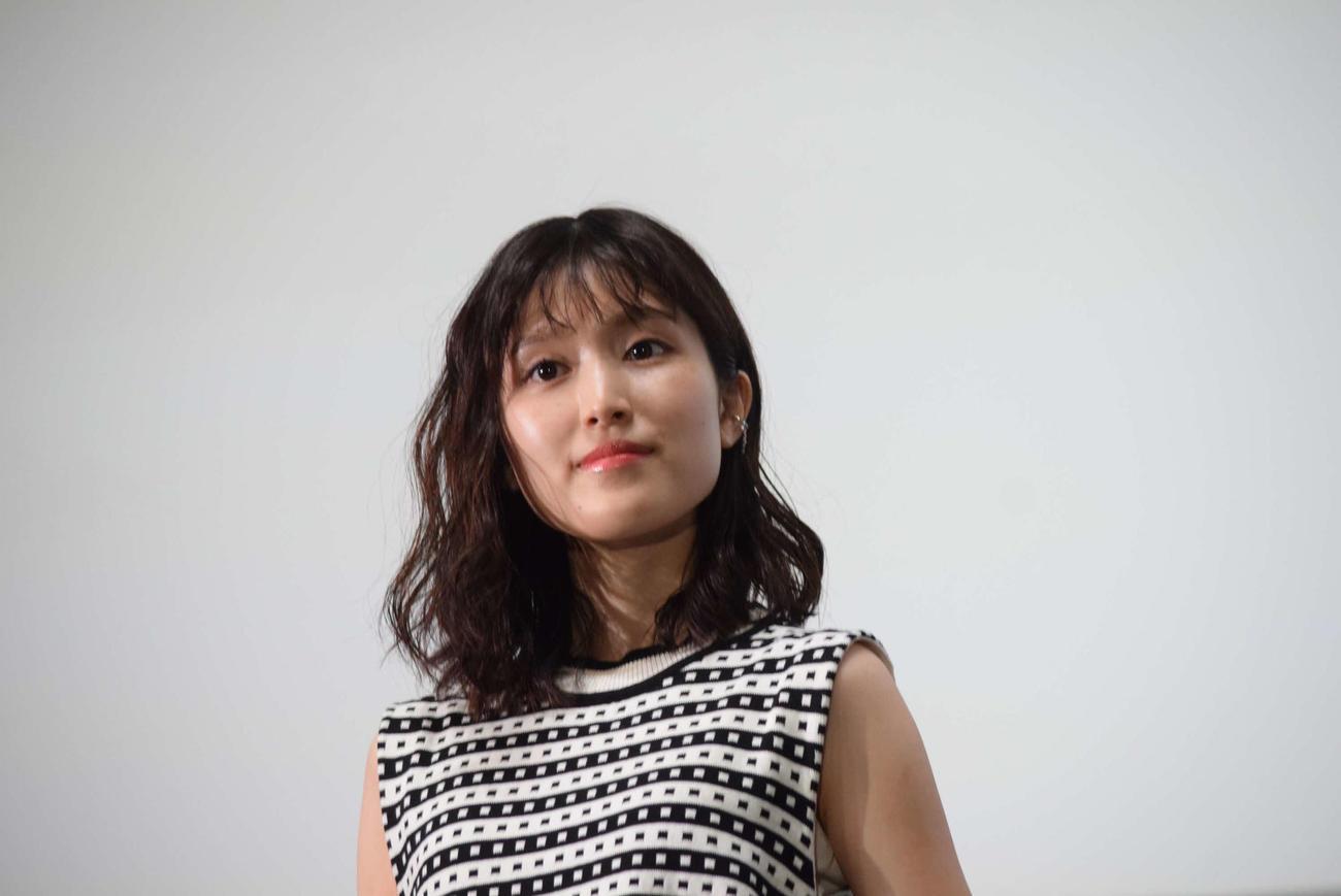映画「劇場版トリリオンゲーム」の舞台あいさつに登壇した福本莉子（撮影・阪口孝志）