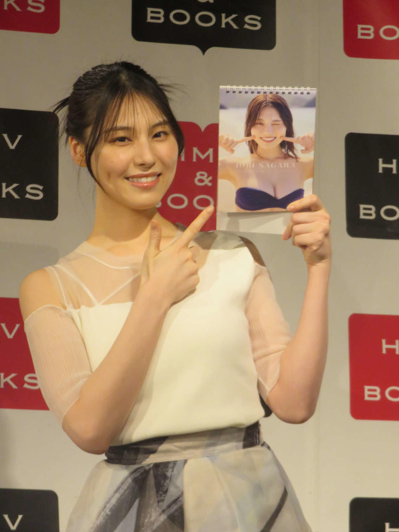 元乃木坂46相楽伊織カレンダー発売、お気に入りカットは8月の大胆な