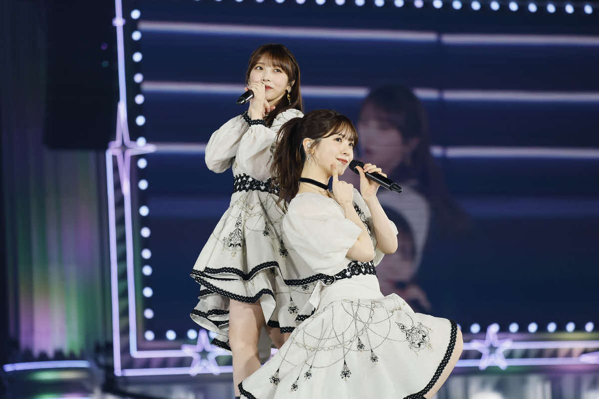 与田祐希卒業コンサートでパフォーマンスする、乃木坂46与田祐希（左）と筒井あやめ　鈴木健太（KENTA Inc．）氏撮影