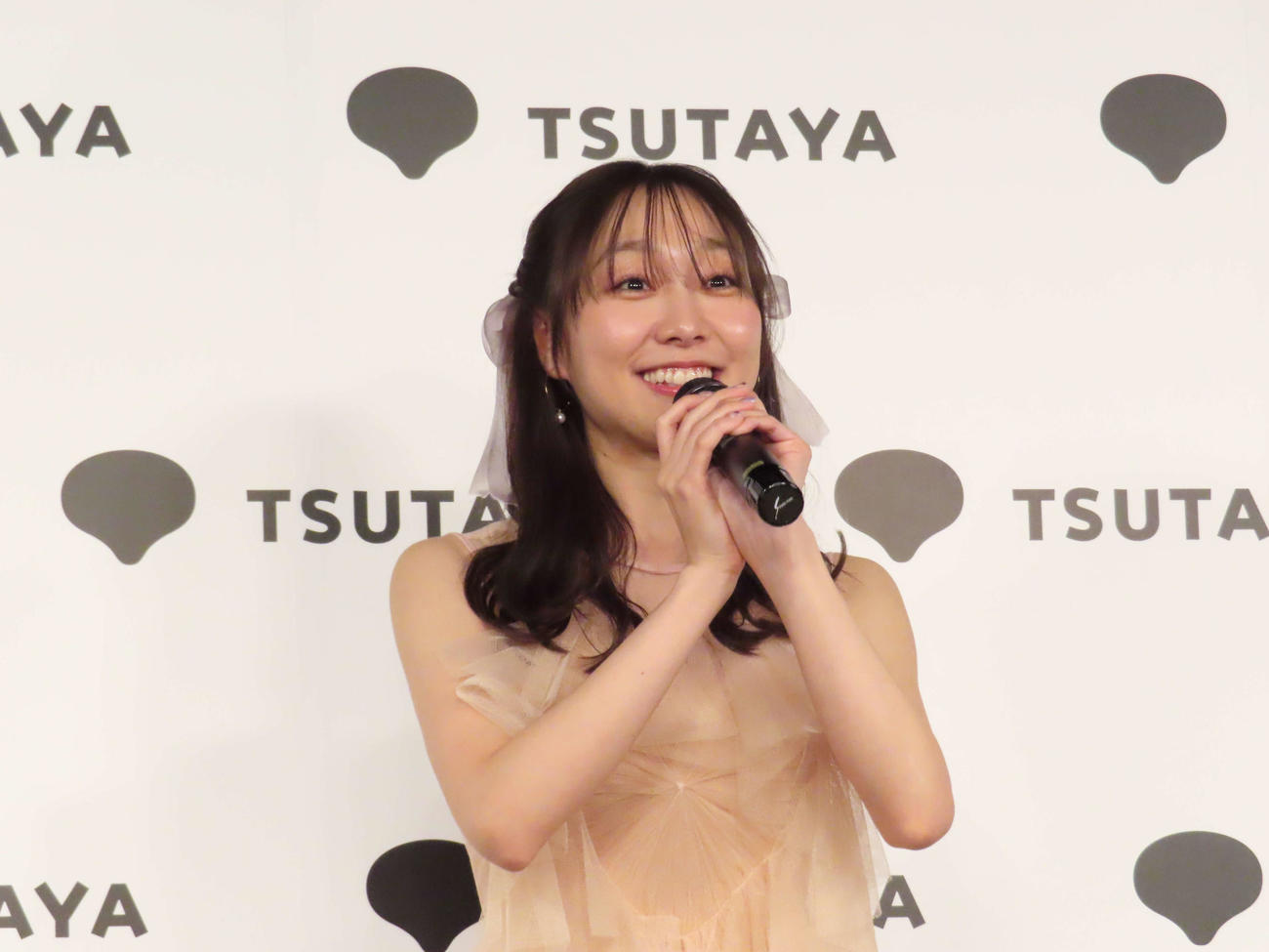 写真集「pluie」発売記念会見に出席した須田亜香里