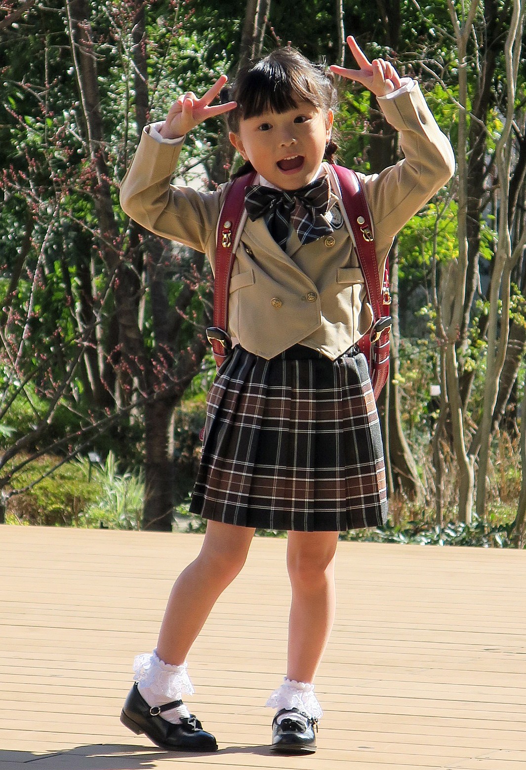 「ののちゃん一年生になったら」リリース記念イベントでランドラルを披露するののちゃん