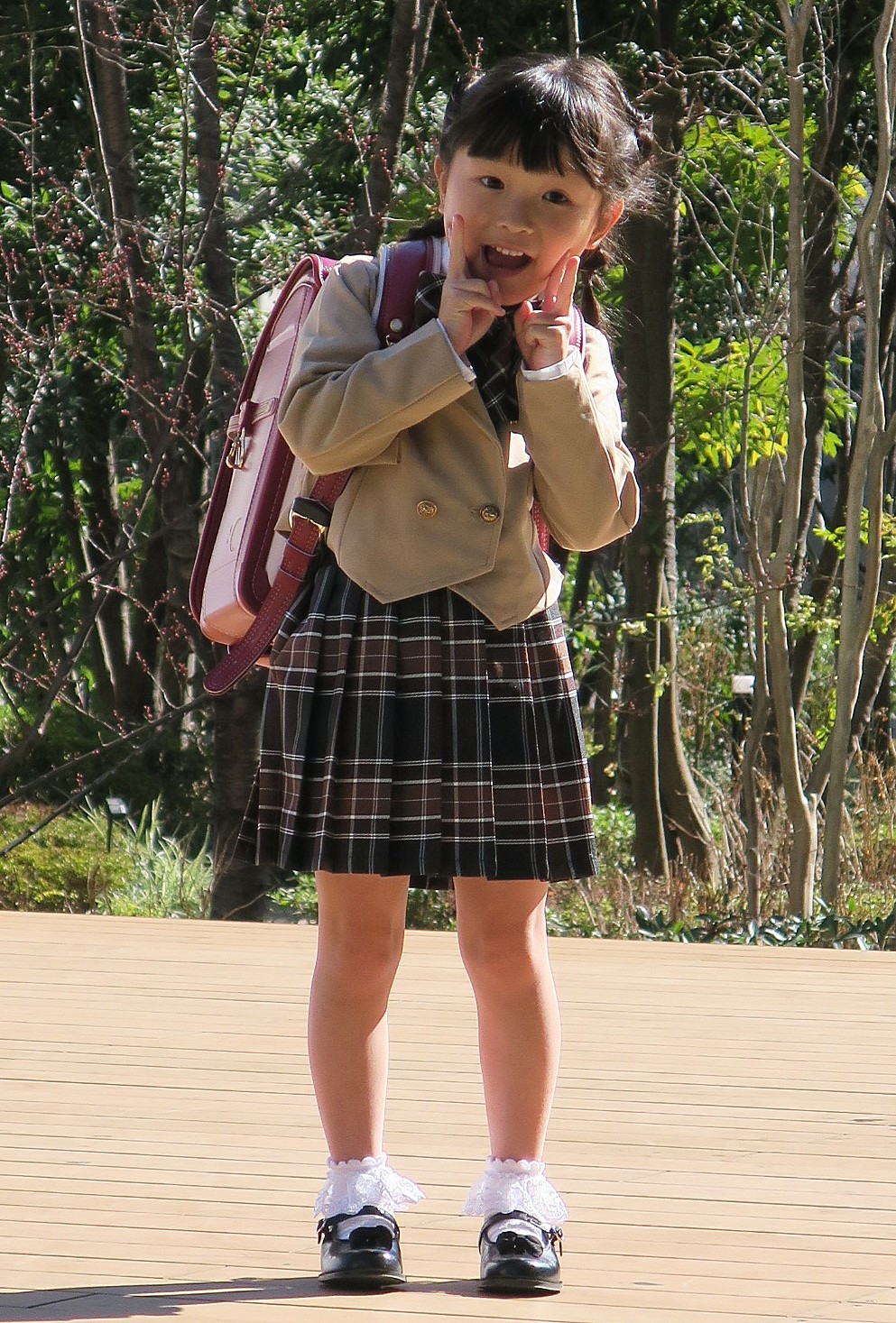 「ののちゃん一年生になったら」リリース記念イベントでランドラルを披露するののちゃん