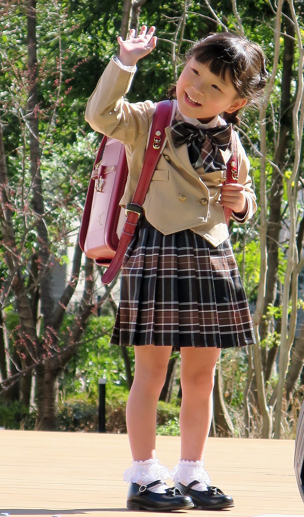 「ののちゃん一年生になったら」リリース記念イベントでランドラルを披露するののちゃん