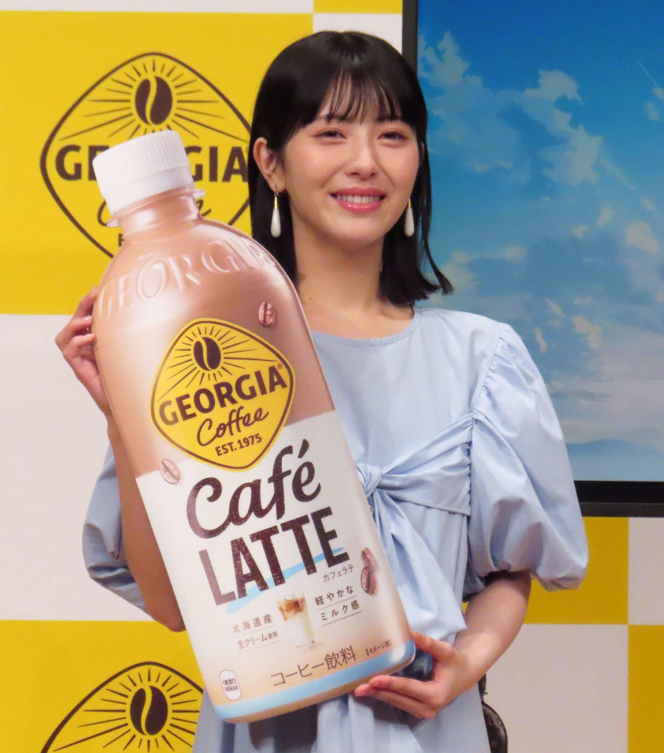 日本コカ・コーラ「ジョージア」新キャンペーン発表会に出席した浜辺美波
