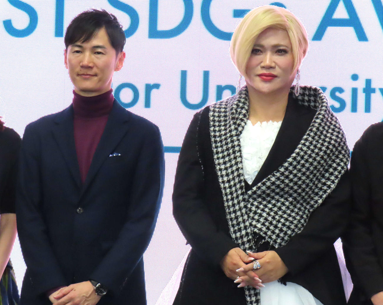 「BEST SDGs AWARD for University　」に登壇した石丸伸二氏（左）とIKKO