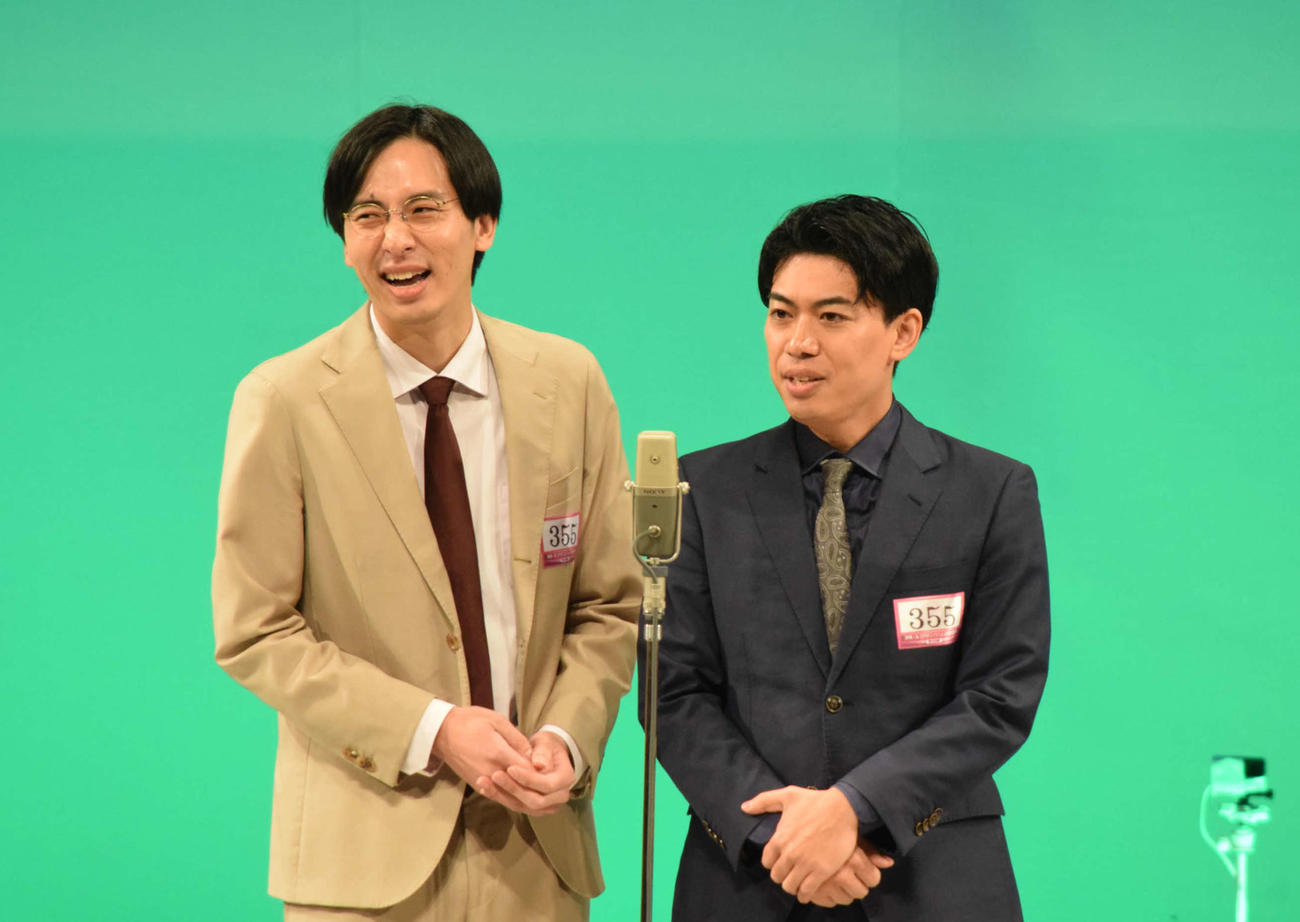 カベポスター永見大吾（左）と浜田順平（2024年11月撮影）