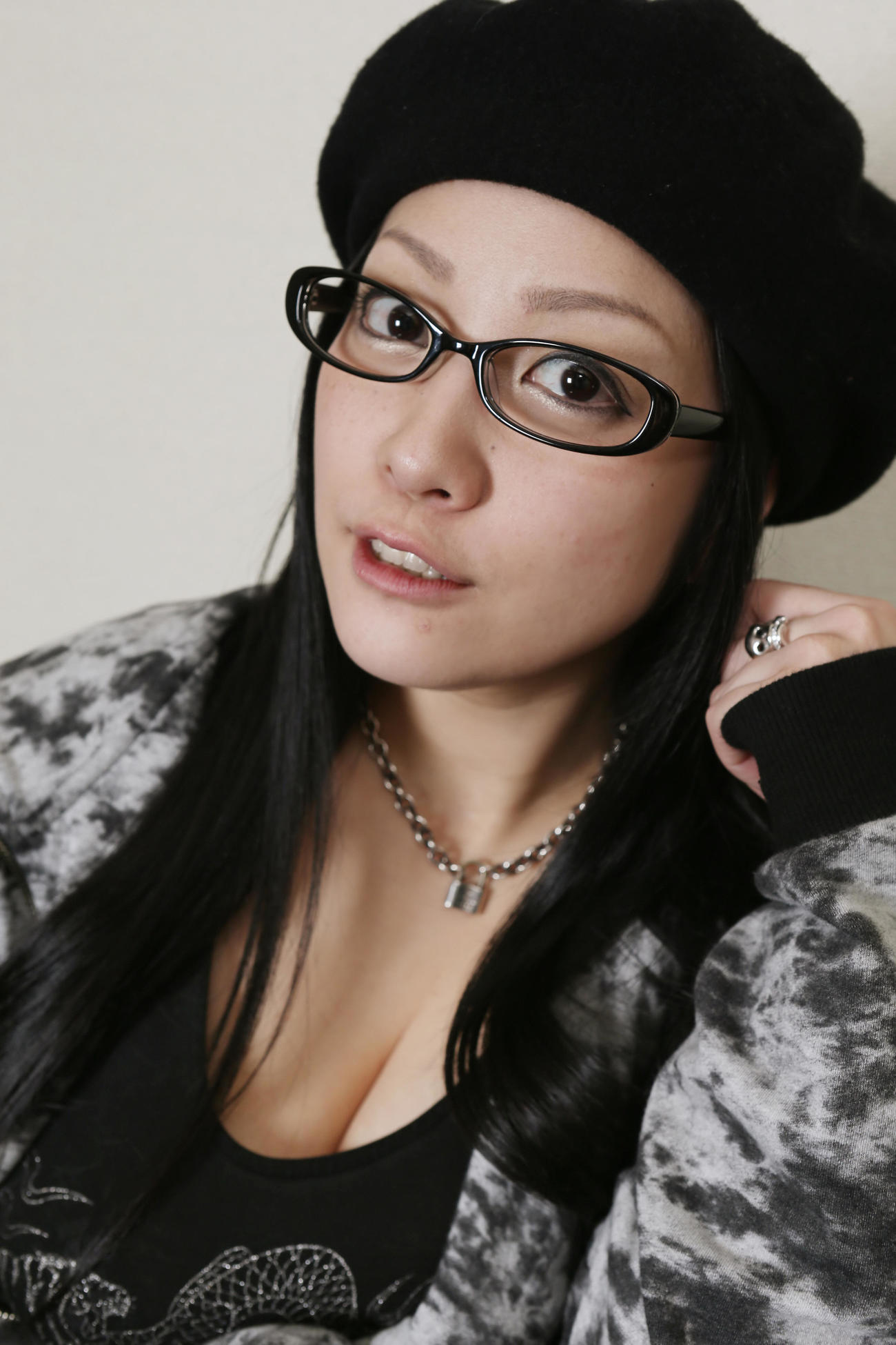 小向美奈子（2012年4月撮影）
