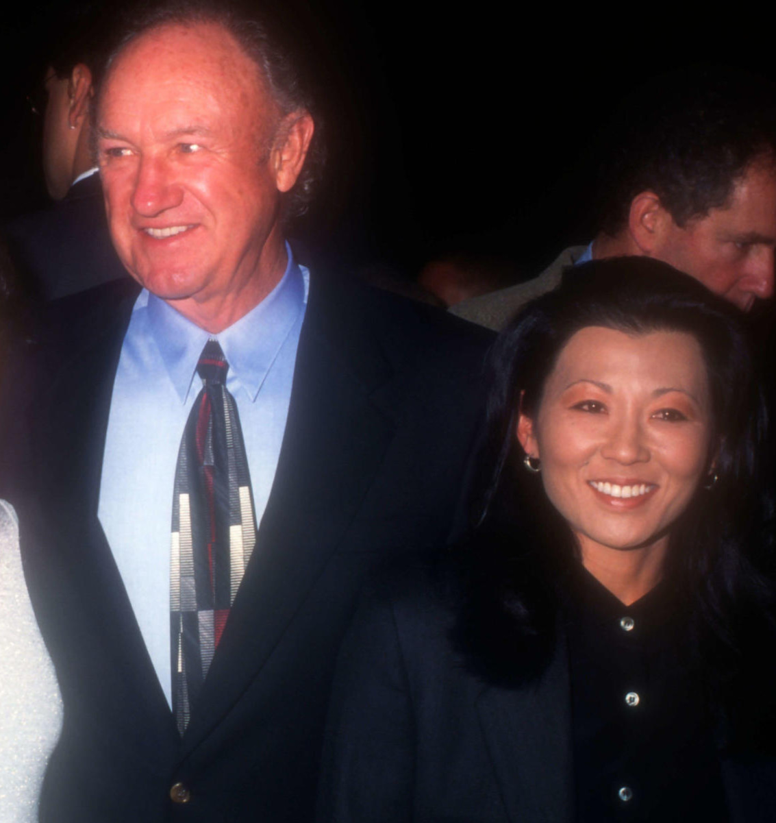 ジーン・ハックマンさんと妻のベッツィ・アラカワさん（右）（1996年10月撮影、Alamy＝ロイター）