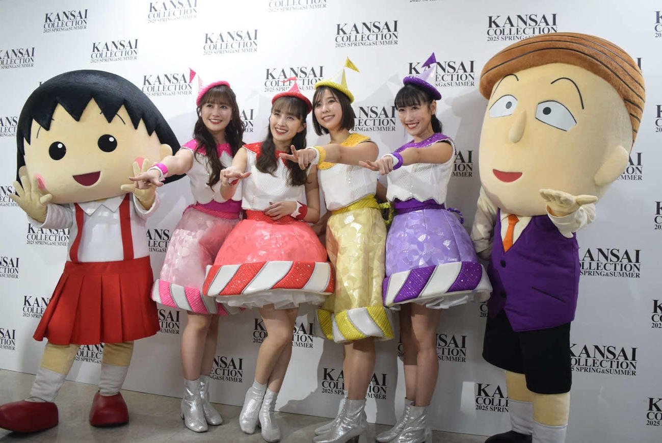「カンサイコレクション　2025S／S」に出演したももいろクローバーZ、左から）ちびまる子ちゃん、佐々木彩夏、百田夏菜子、玉井詩織、高城れに、花輪クン（撮影・阪口孝志）