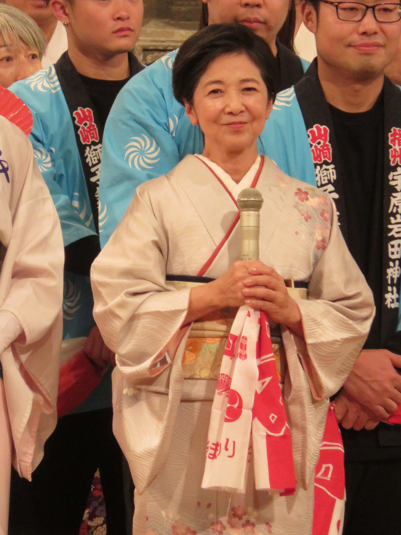 「第25回地域伝統芸能まつり」の司会を務めた宮崎美子