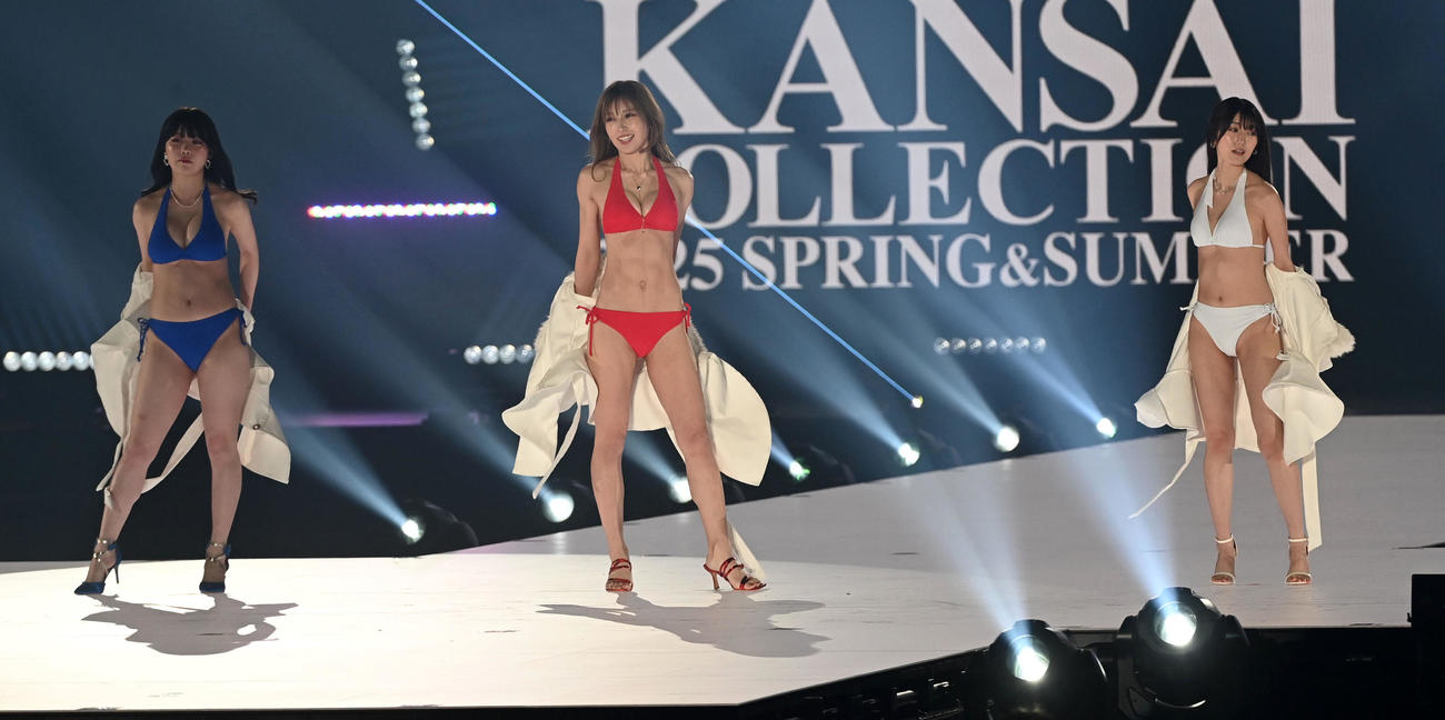 KANSAI COLLECTIONS／Sに出演した左から塩見きら、熊田曜子、村雨芙美（撮影・前岡正明）