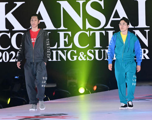 KANSAI COLLECTIONS/Sに出演した呂布カルマ(左)とDOTAMA(撮影・前岡正明)