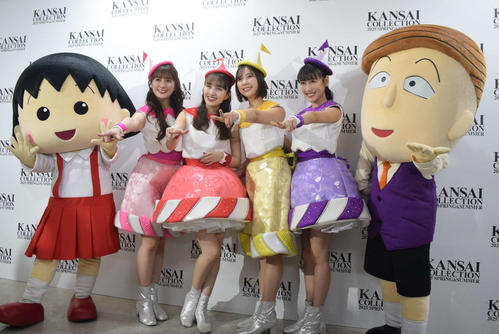 「カンサイコレクション 2025S/S」に出演したももいろクローバーZ、左から)ちびまる子ちゃん、佐々木彩夏、百田夏菜子、玉井詩織、高城れに、花輪クン(撮影・阪口孝志)
