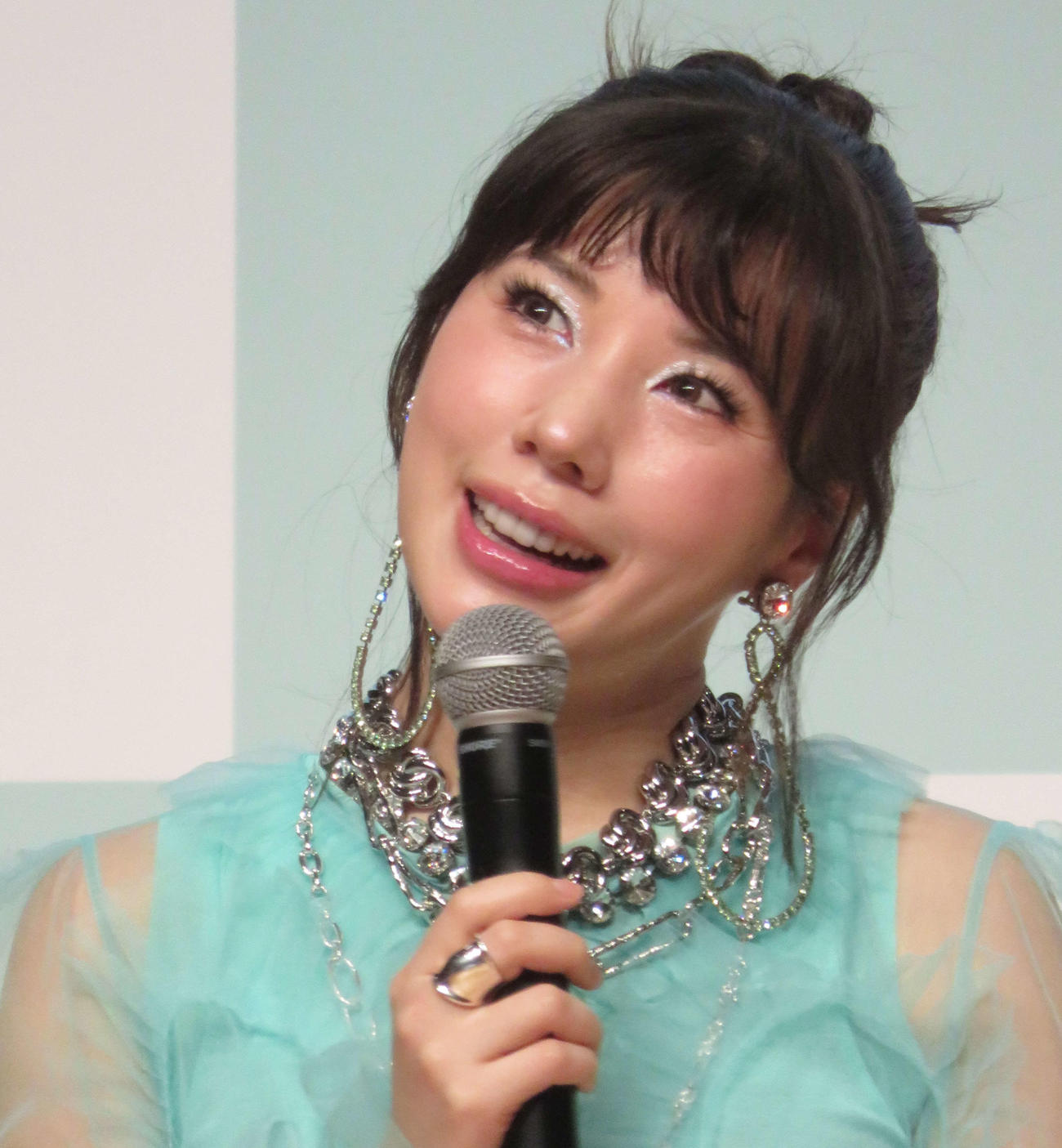 「アサヒ　颯」新CM発表会に登壇した仲里依紗