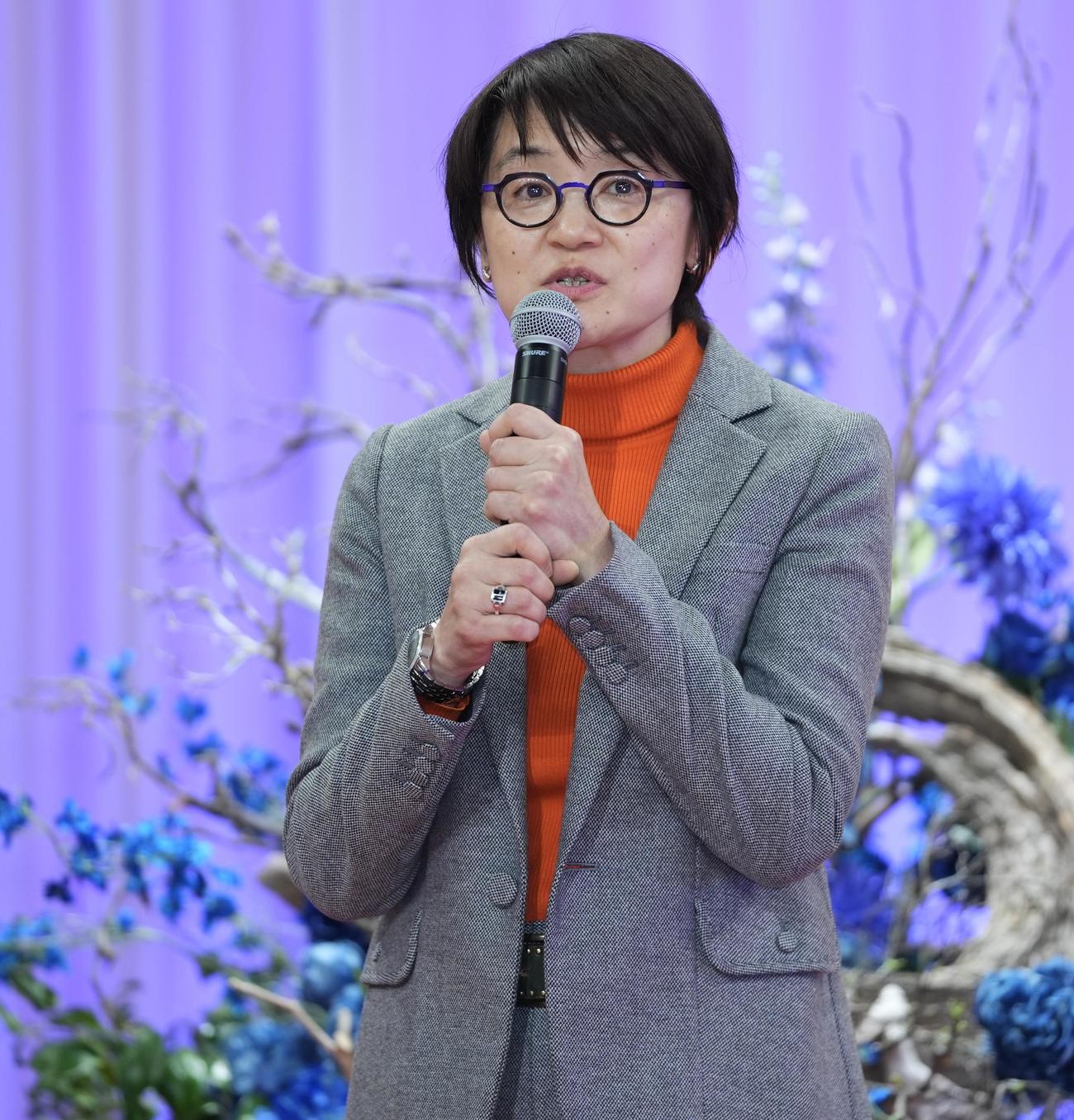 2027年NHK大河ドラマ「逆賊の幕臣」制作・主演発表会見であいさつする制作統括の勝田夏子氏（撮影・垰建太）