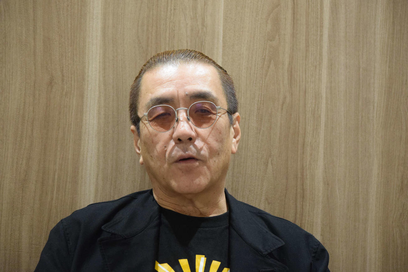 最新アルバムを引っさげ、ツアーに臨む嘉門タツオ（撮影・阪口孝志）