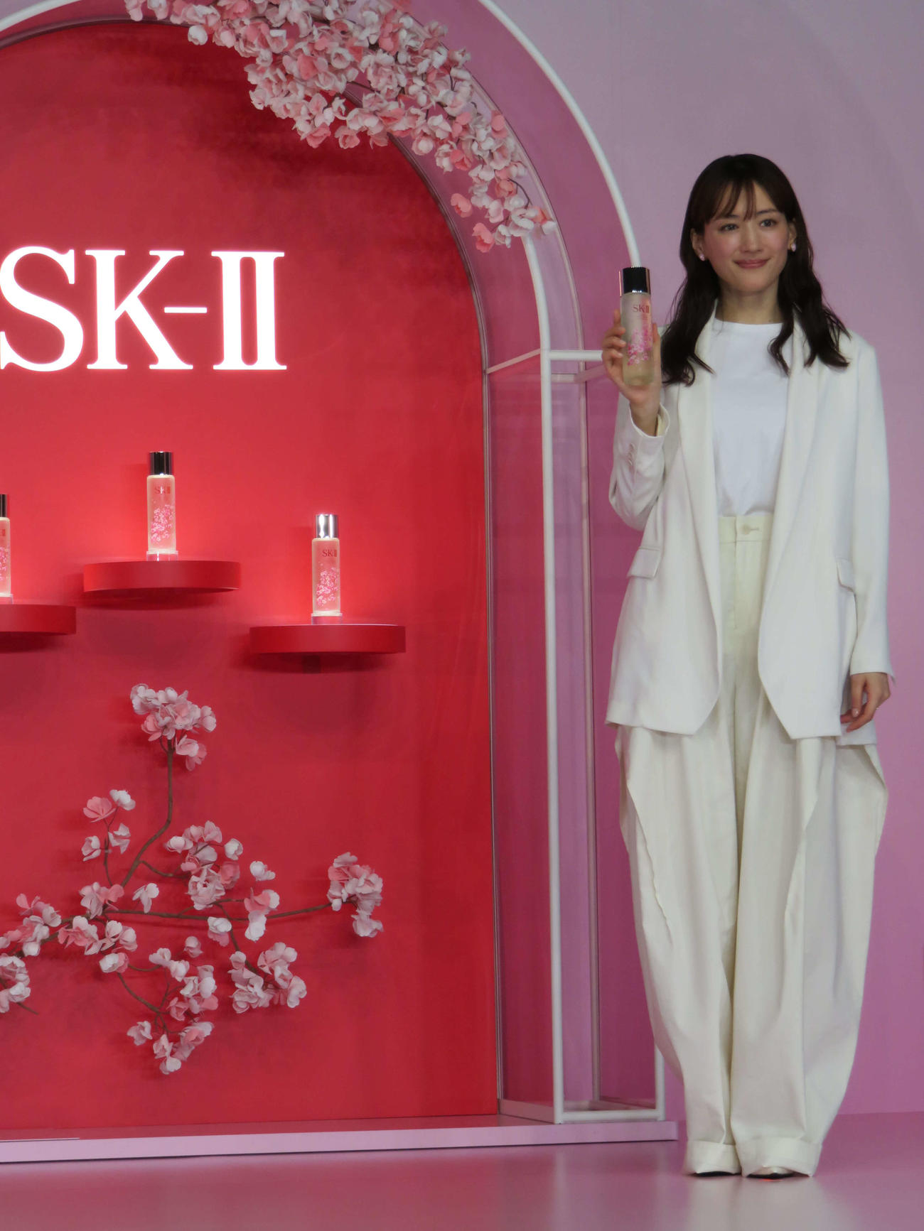 「SK－2 SAKURA Celebration」発表会に登壇した綾瀬はるか