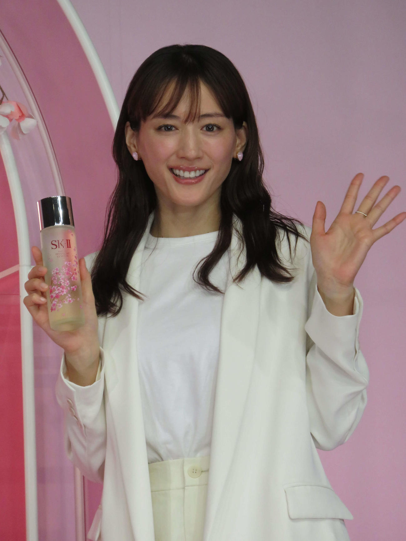 「SK－2 SAKURA Celebration」発表会に登壇した綾瀬はるか