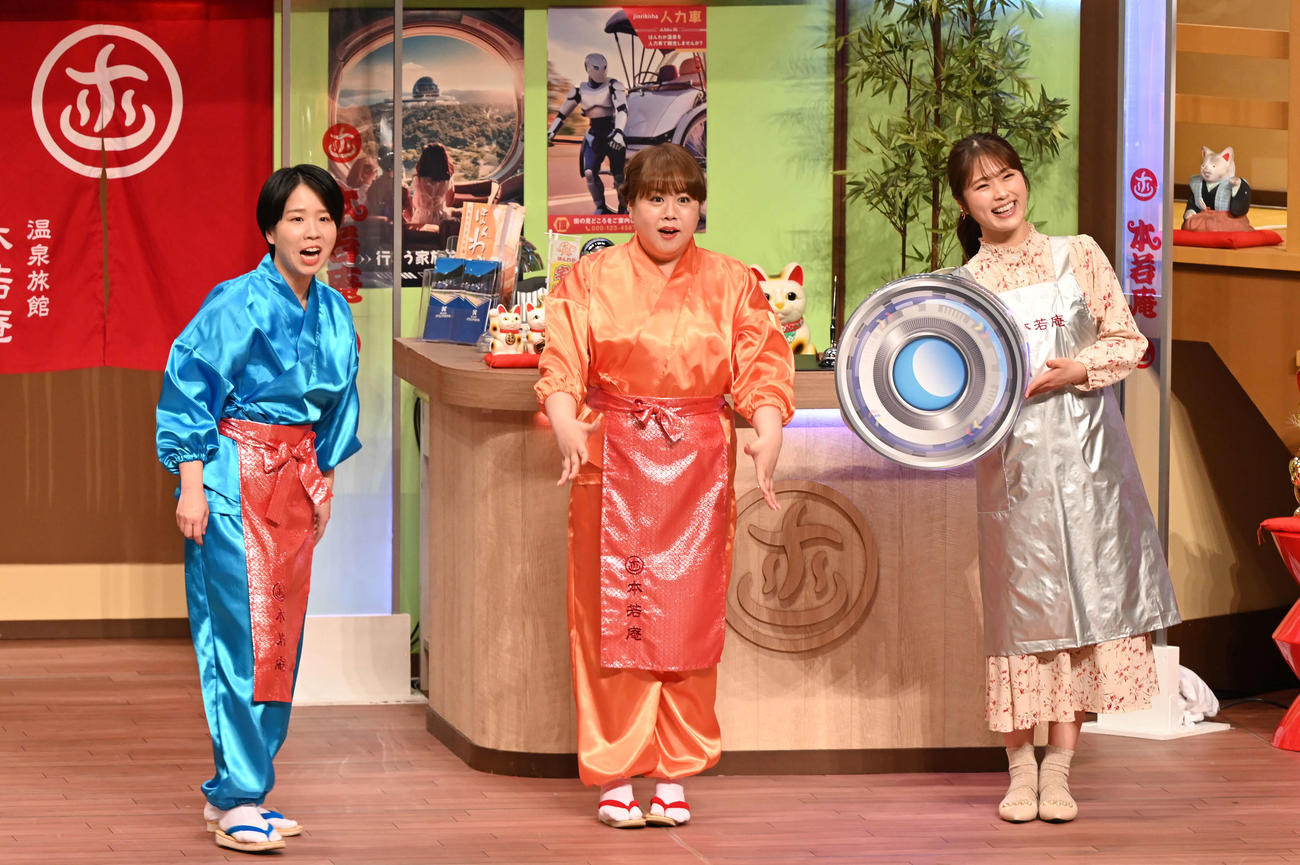 「大阪ほんわかテレビ」の公開収録に出演した左から）天才ピアニスト竹内知咲、ますみ、渋谷凪咲