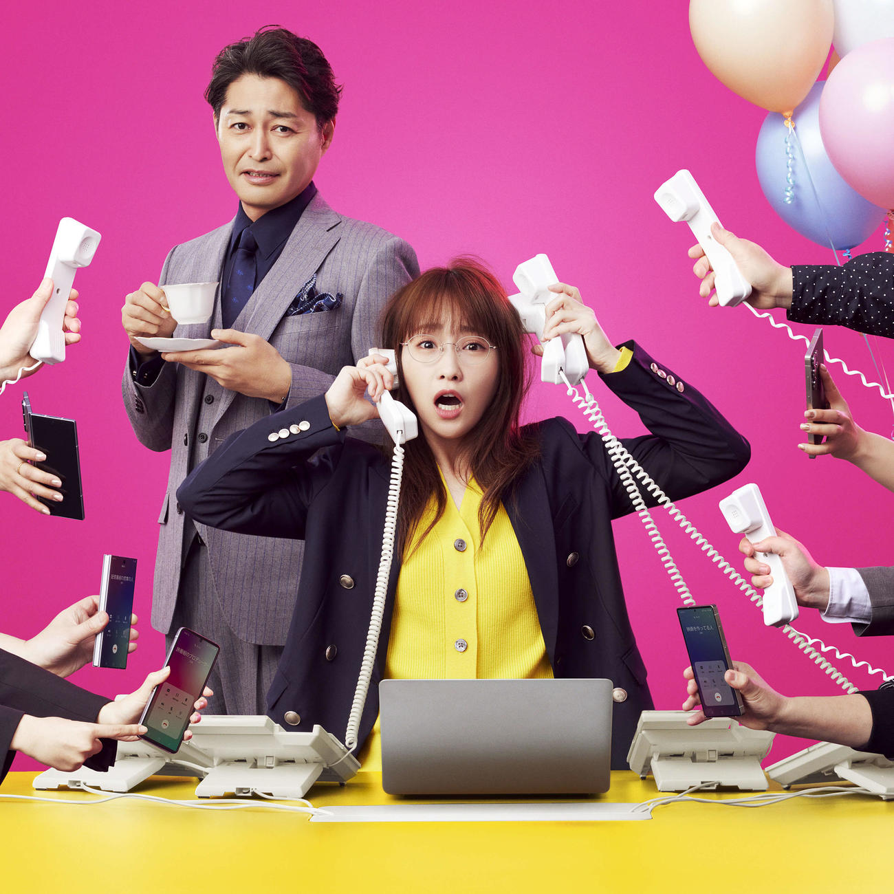 日本テレビ系連続ドラマ「ダメマネ！－ダメなタレント、マネジメントします－」に出演する川栄李奈（右）と安田顕
