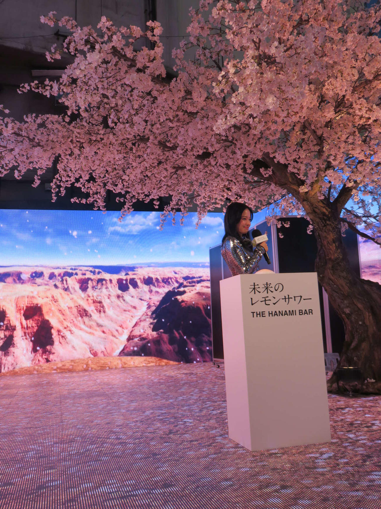 アサヒビール「未来のレモンサワー　THE HANAMI BAR」のプレビューに出席した山本舞香