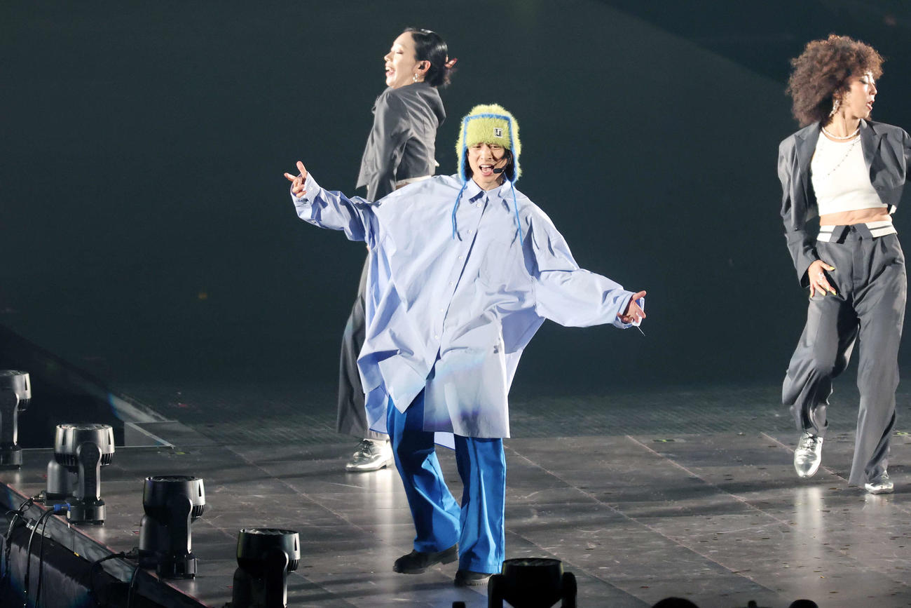 「to HEROes　～TOBE 2nd Super Live～」でパフォーマンスする三宅健（撮影・宮地輝）