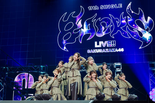 櫻坂46「BACKS LIVE!!」完走、初座長の中嶋優月が涙「気持ちの共有が