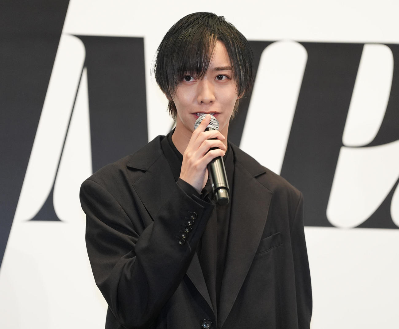 舞台「IMPACT」製作発表記者会見であいさつするIMP．松井奏（撮影・鈴木みどり）
