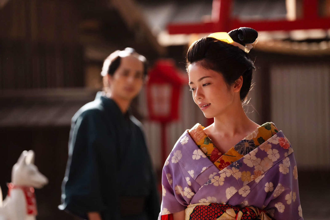 NHK大河ドラマ「べらぼう～蔦重栄華乃夢噺～」での小芝風花（右）
