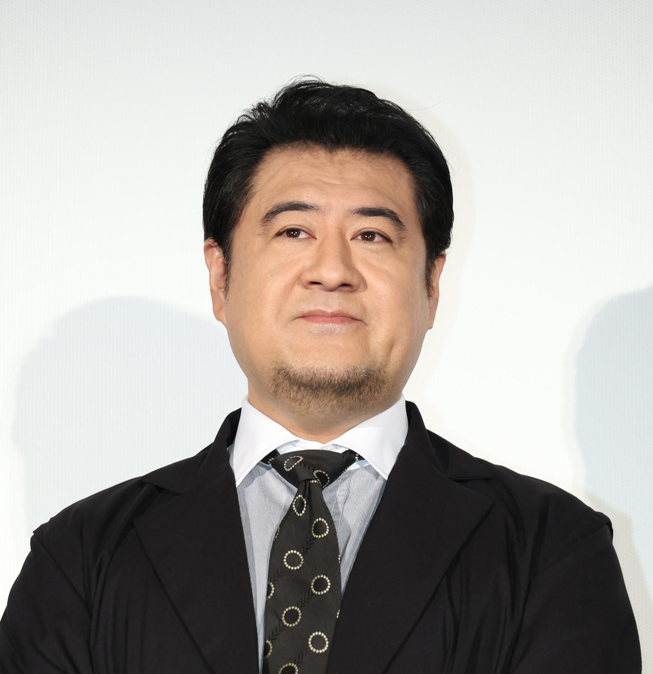 小手伸也（2023年撮影）