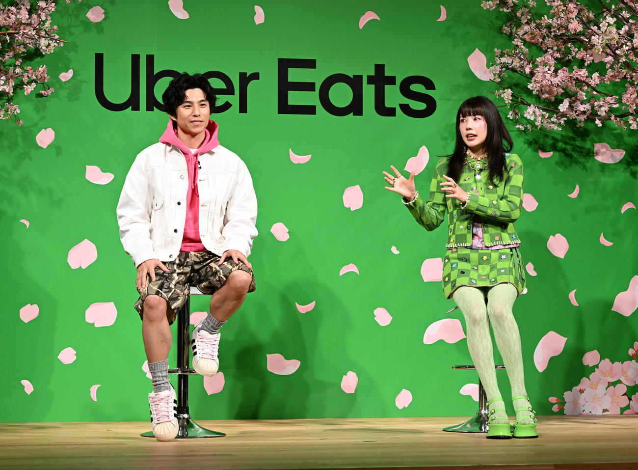 Uber Eatsの新CM発表会に登場した中尾明慶と仲里依紗（撮影・千葉一成）