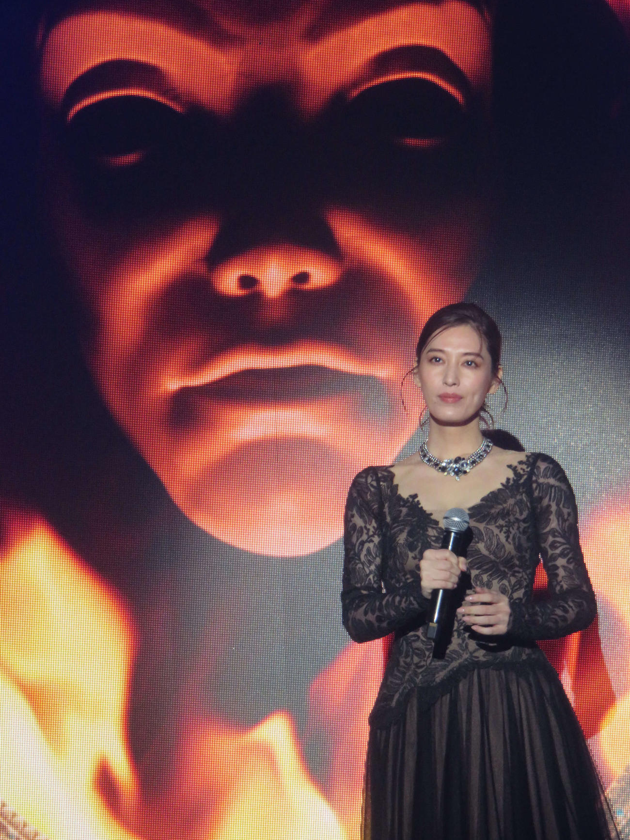 ディズニー映画「白雪姫」のスペシャル・ミュージカル・イベントに登壇した月城かなと