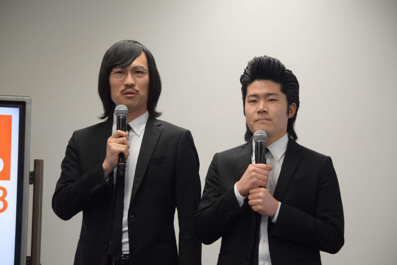 ABCラジオ「ジョックロックのミッドナイトフットボール」で初レギュラー番組をもつことになったジョックロック福本ユウショウ（左）とゆうじろー（撮影・阪口孝志）
