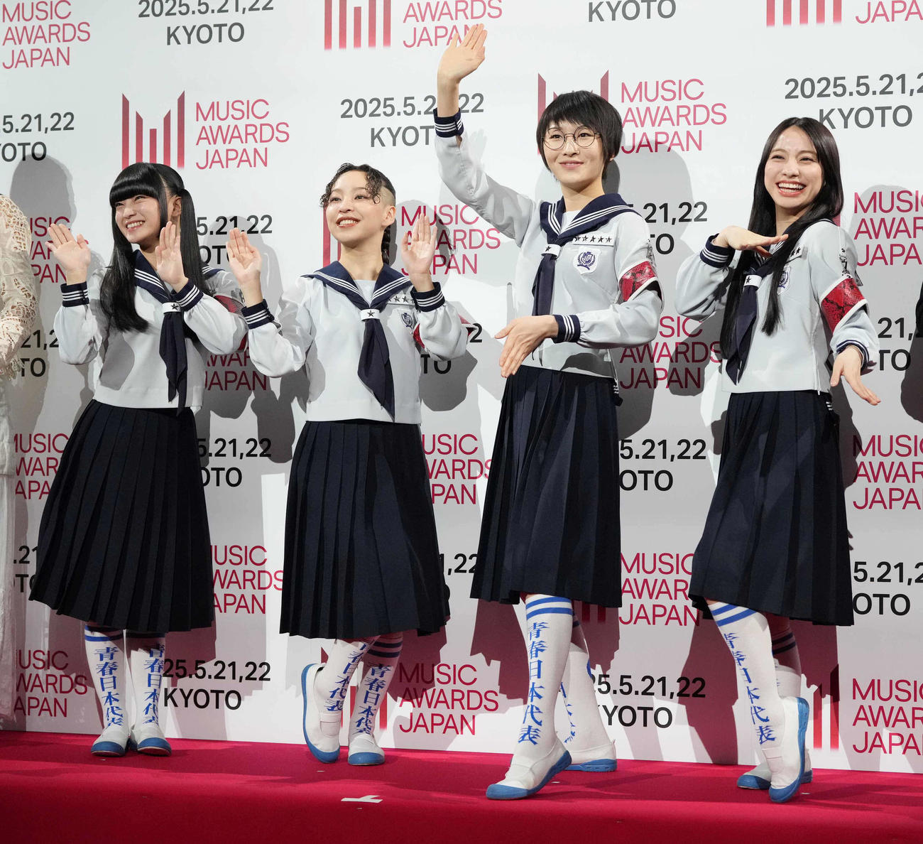 「MUSIC AWARDS JAPAN」エントリー作品発表会に臨む、左から新しい学校のリーダーズの、MIZYU、RIN、SUZUKA、KANON（撮影・小沢裕）