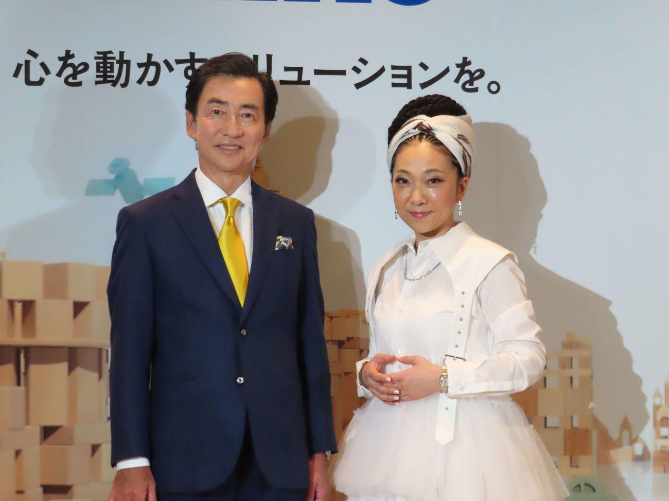 セイコーグループ新企業CM完成披露イベントに出席したMISIA（右）と服部真二CEO