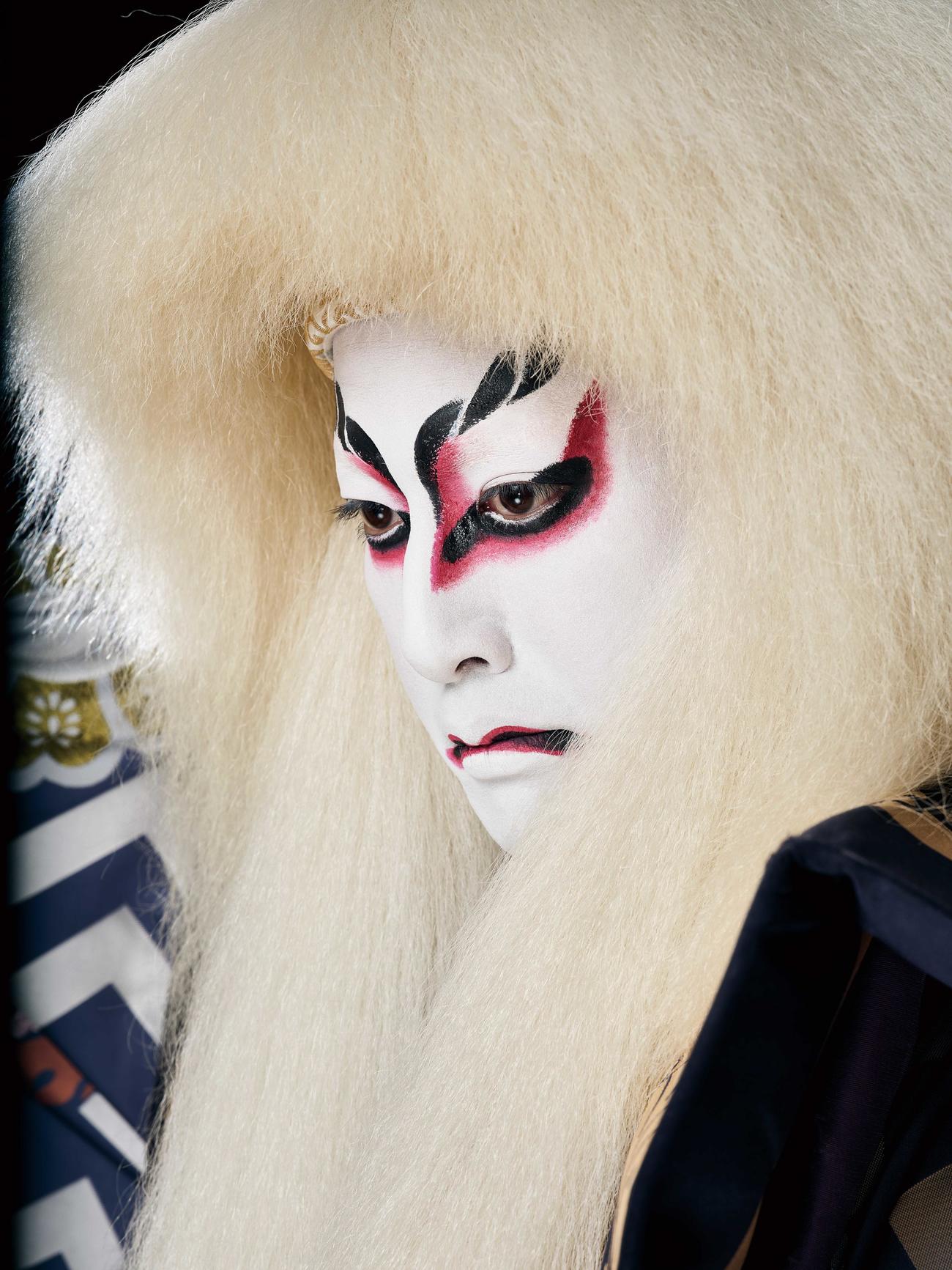 尾上右近が勤める「春興鏡獅子」の獅子の精（撮影：岡本隆史）