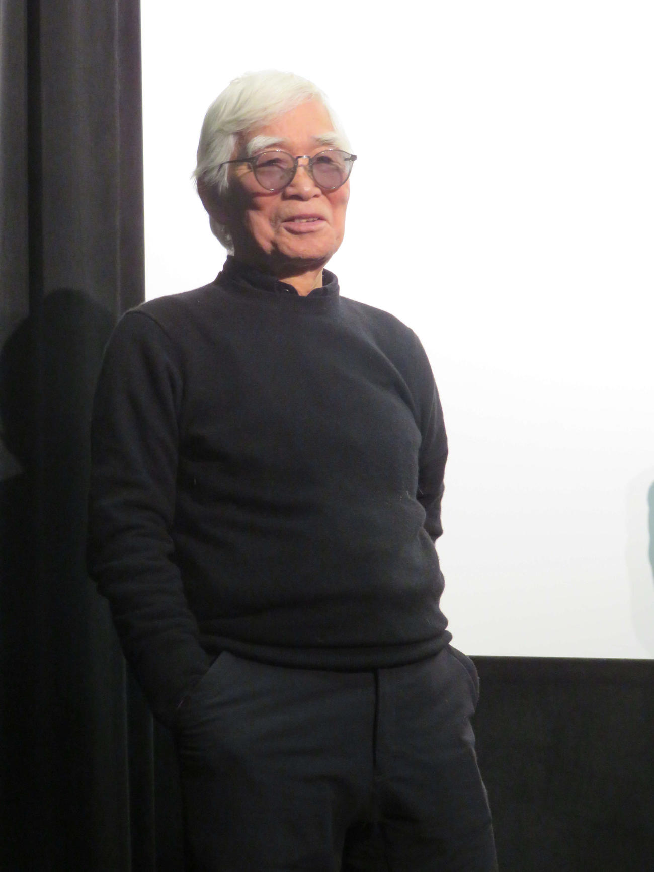 映画「逃走」初日舞台あいさつに登壇した足立正生監督（撮影・村上幸将）