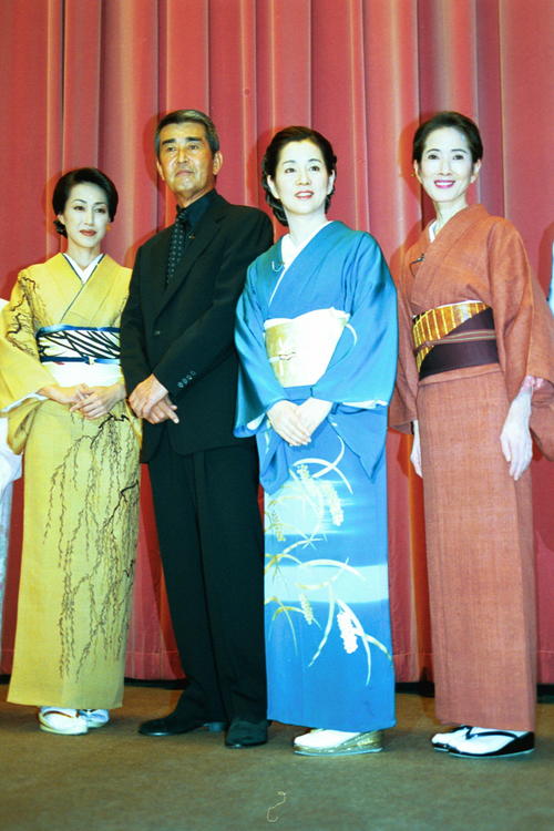 左から高島礼子、渡哲也さん、吉永小百合、いしだあゆみさん