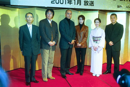 テレビ東京「人間の証明」制作発表に出席した、左から森村誠一、清水有生、渡辺謙、高島礼子、いしだあゆみさん、井坂聡監督