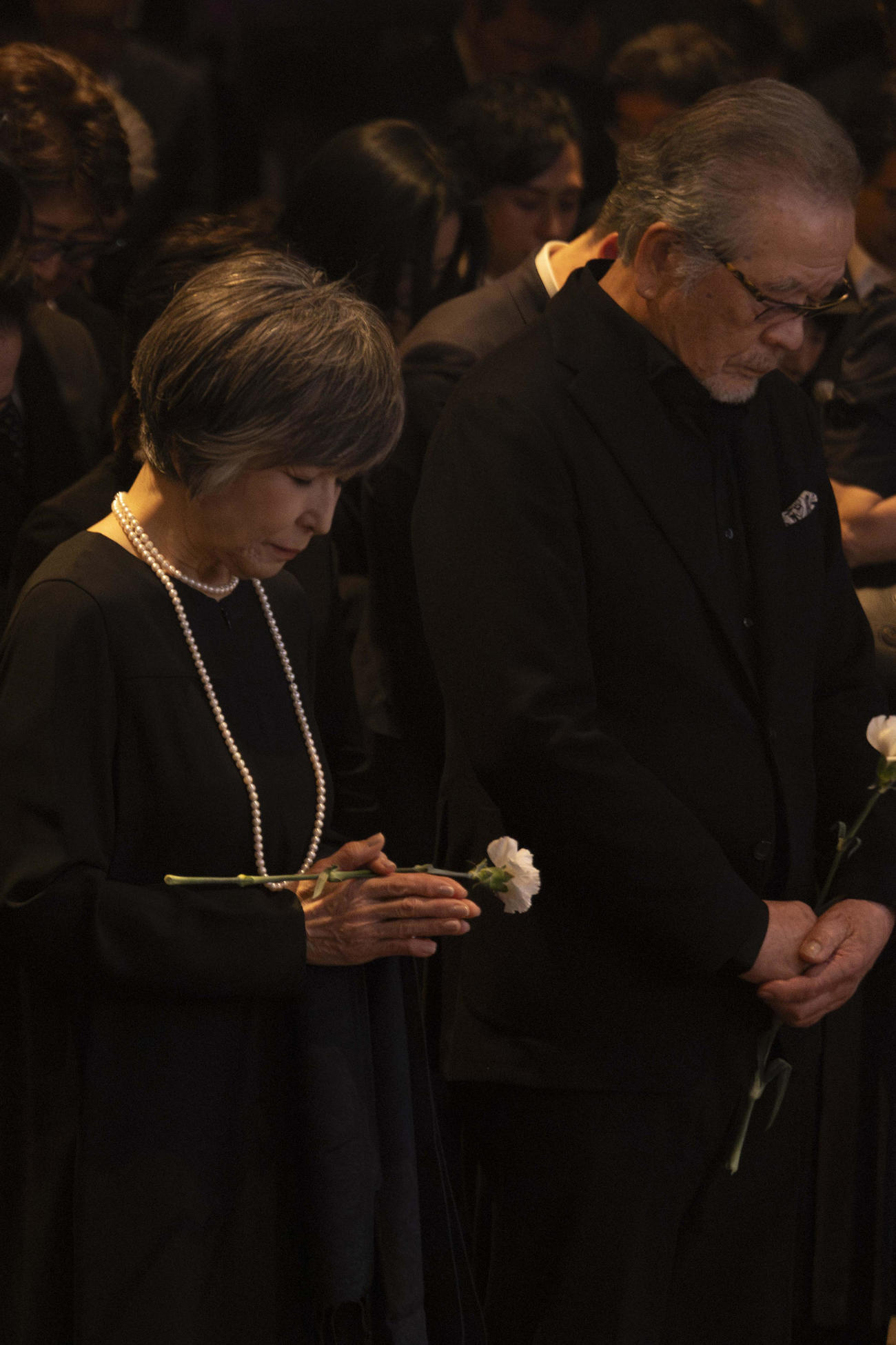 「小倉智昭さんお別れの会」に出席した竹下景子（左）と関口照生
