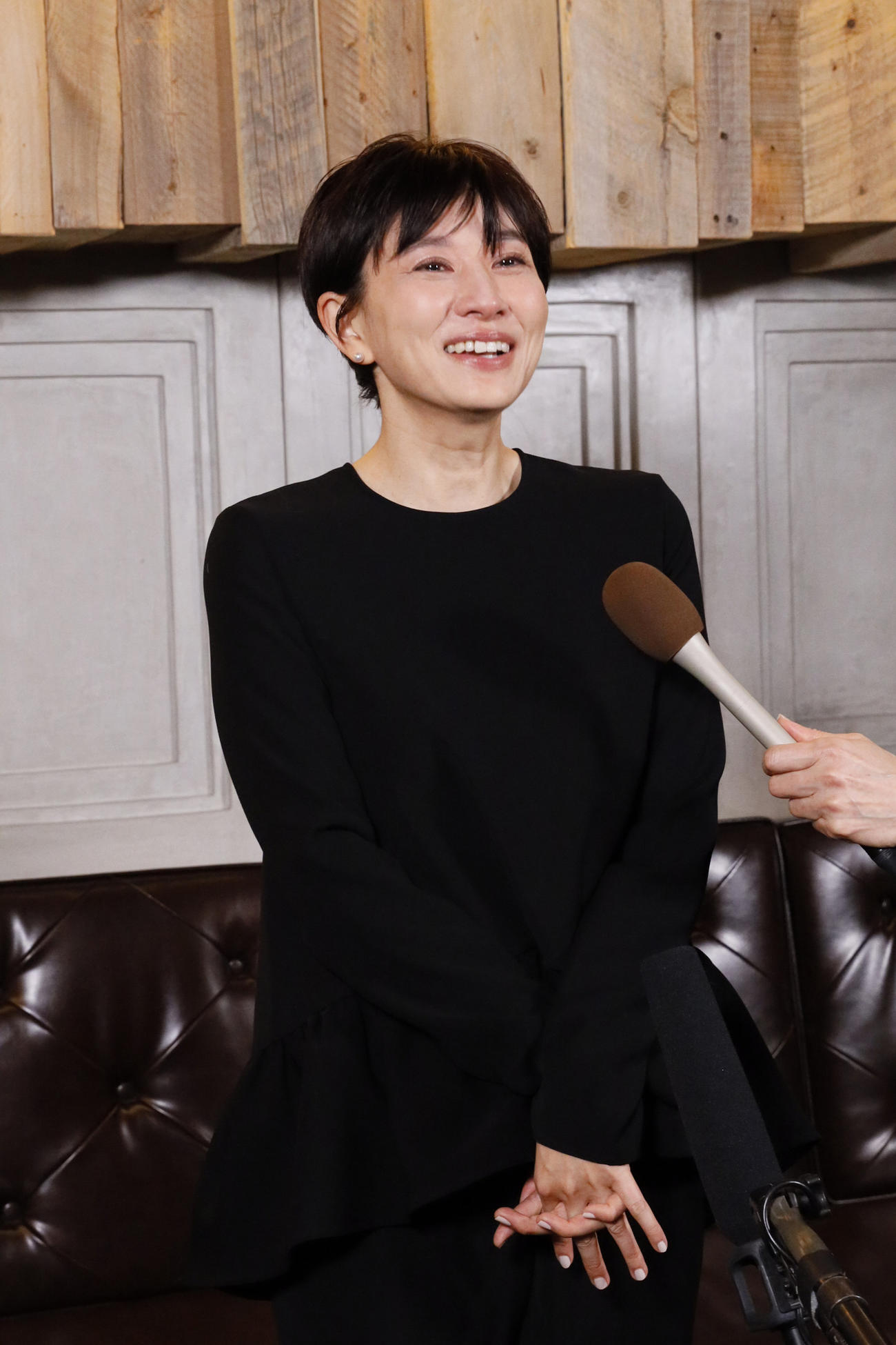 「小倉智昭さんお別れの会」に出席し、取材に応じる菊川怜