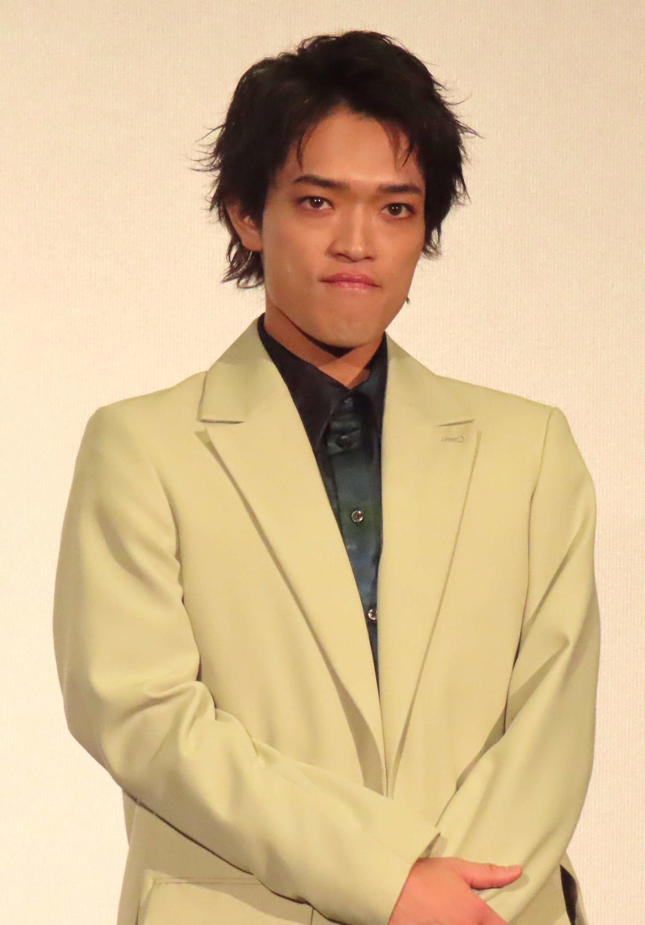 映画「＃真相をお話しします」完成披露舞台あいさつに登壇したtimelesz原嘉孝