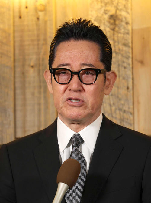 小倉智昭さんとの思い出を語る山下真司（代表撮影）