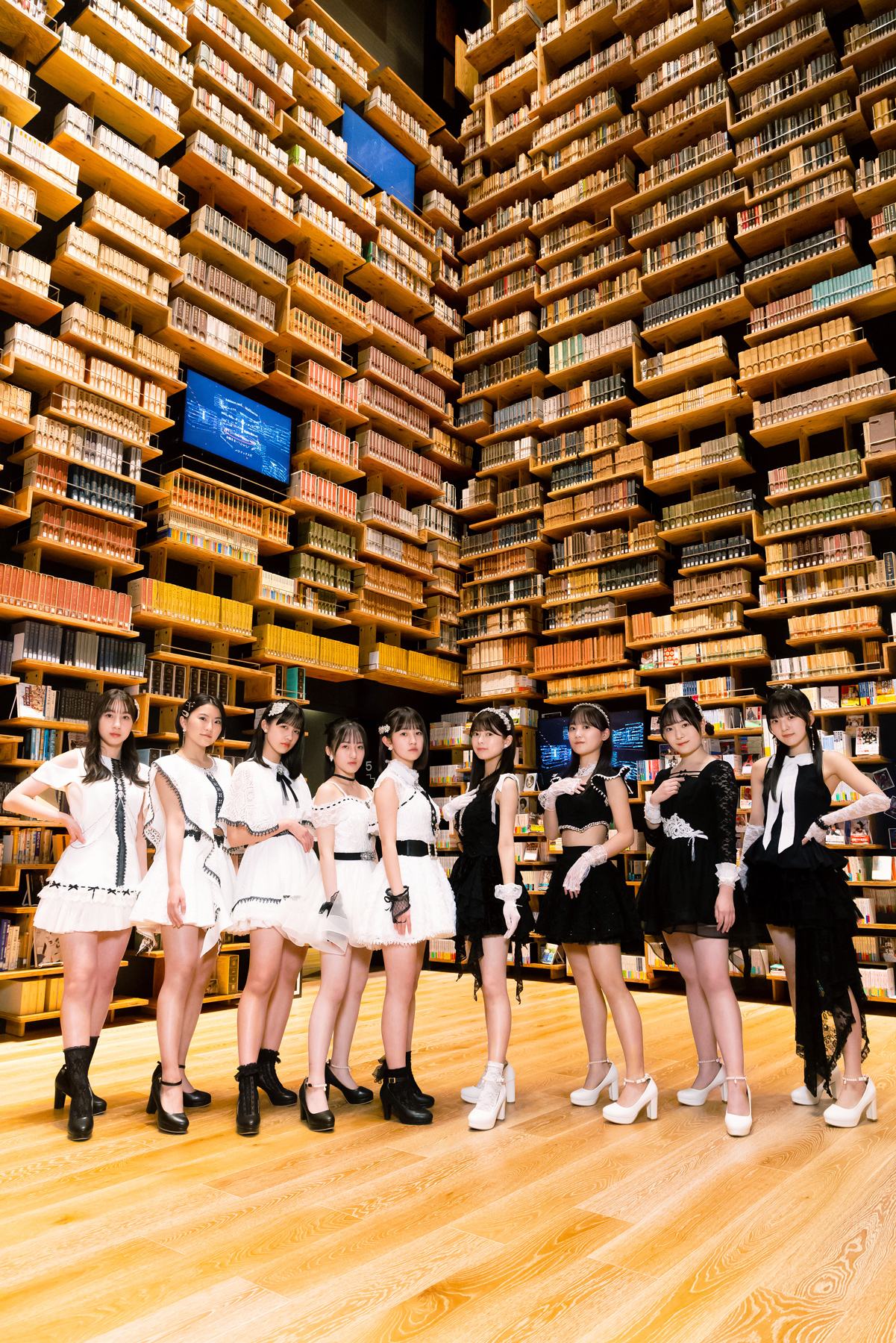 メジャーデビューしたロージークロニクル。左から松原ユリヤ、吉田姫杷、相馬優芽、植村葉純、島川波菜、上村麗菜、橋田歩果、小野田華凜、村越彩菜