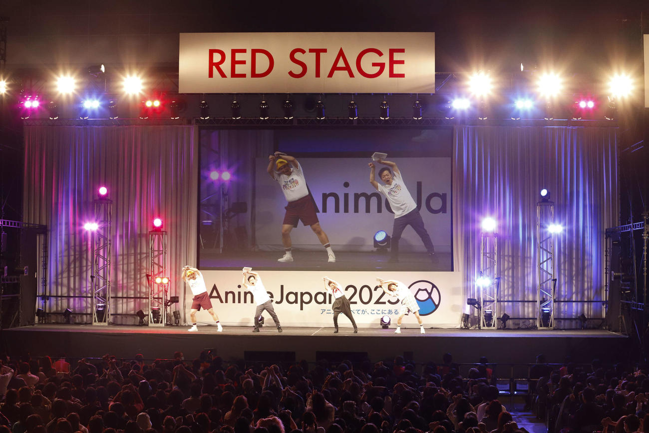 「AnimeJapan 2025」内の、フジテレビ系アニメ「ONE PIECE」エッグヘッド編放送再開直前スペシャルステージに出演し、「スーパー」ポーズを披露する、左から木村昴、山口勝平、田中真弓、中井和哉