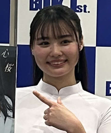 ファースト写真集発売記念イベントに出席した豊島心桜