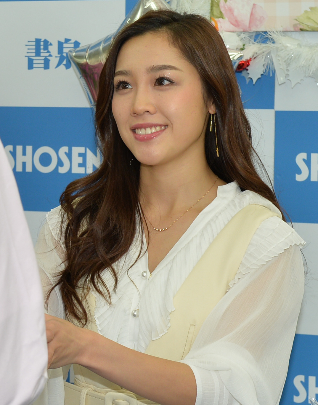 石田安奈（17年12月撮影）